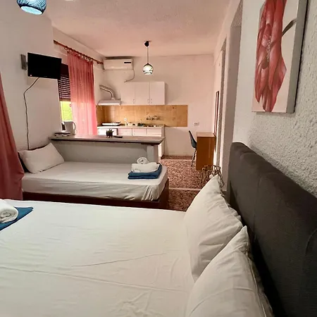 Hotel Pelekan And Athina 33 *
