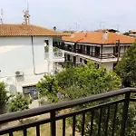 ホテル Pelekan And Athina 33 ペフコホリ